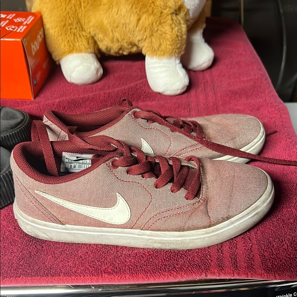 Nike Maroon and White Casual Sneakers